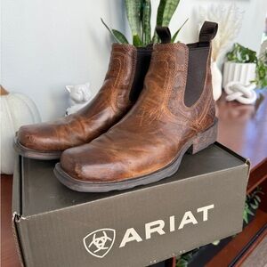 Ariat Men’s Midtown Rambler Chelsea Boot Barn Brown 9.5 D